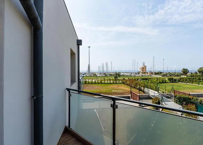 Entre Bateau Et By Interhome Lägenhet Santo Stefano al Mare
